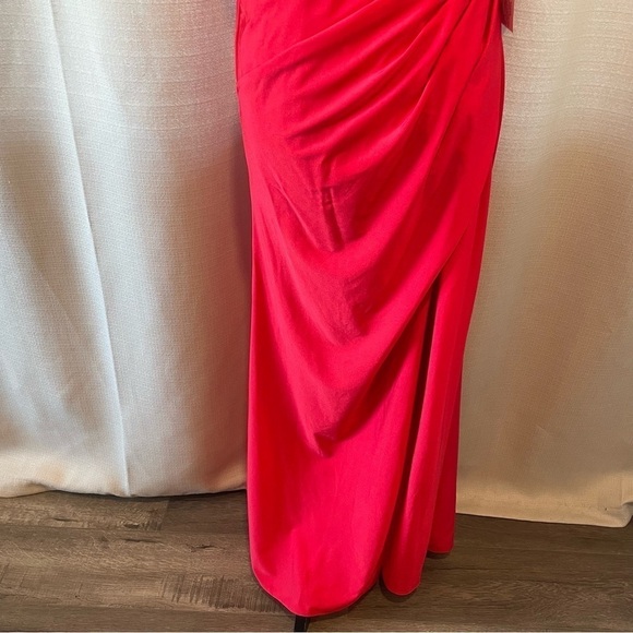Ieena Mac Duggal Sleeveless Halter Pleated Open Back Gown Red Sz 2 NWT 26623 - Picture 4 of 13